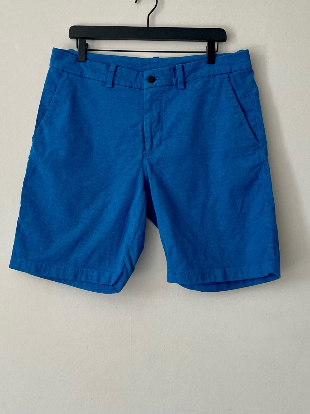 lululemon athletica Men's Cobalt Blue Flat-Front Shorts